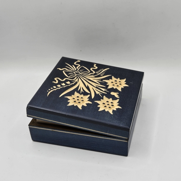 Small Hand Carved Wooden Hinged Trinket Box Flower Navy Blue, Red Velvet Poland - Picture 4 of 16